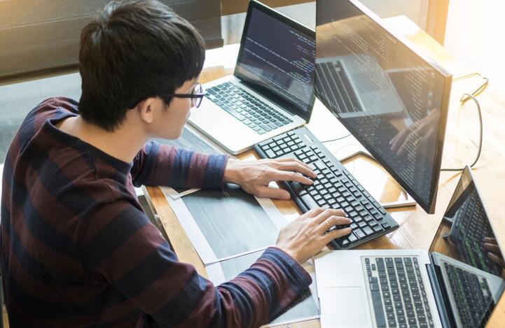 不学python直接学c++可以吗？深度解析让你事半功倍！